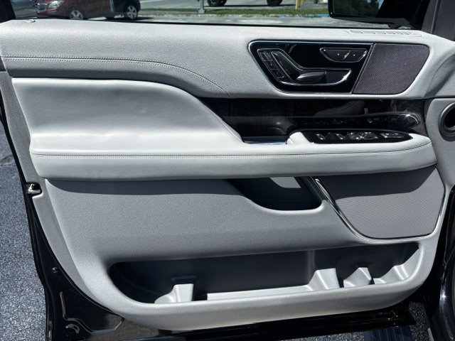 2018 Lincoln Navigator - $23,995