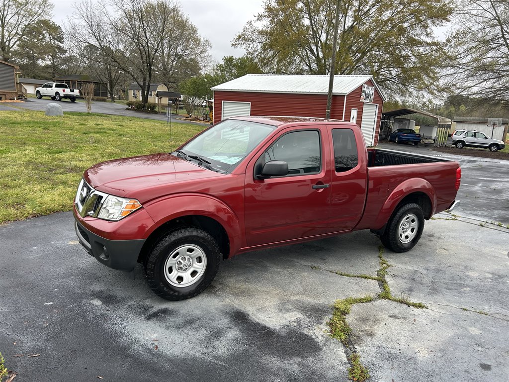 The 2016 Nissan Frontier S photos
