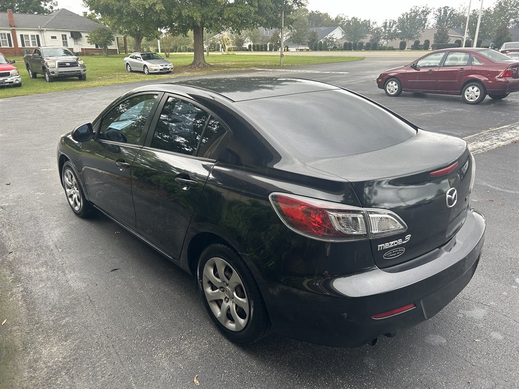 2013 Mazda Mazda3 i SV photo