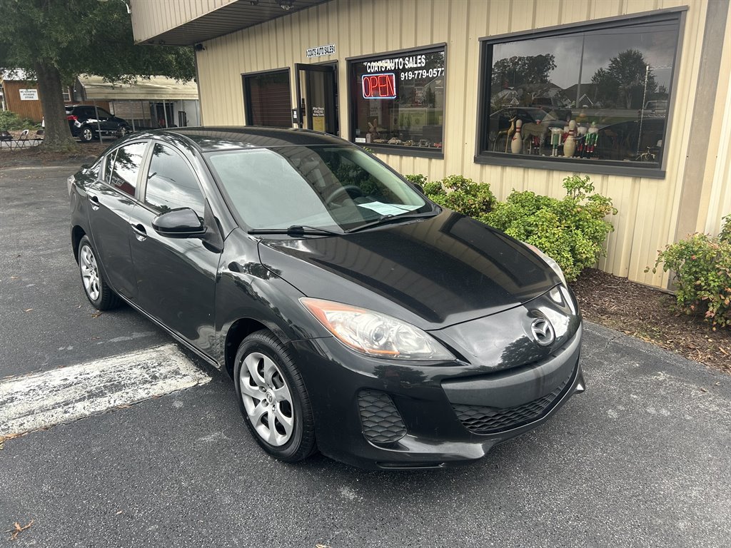 2013 Mazda Mazda3 i SV photo