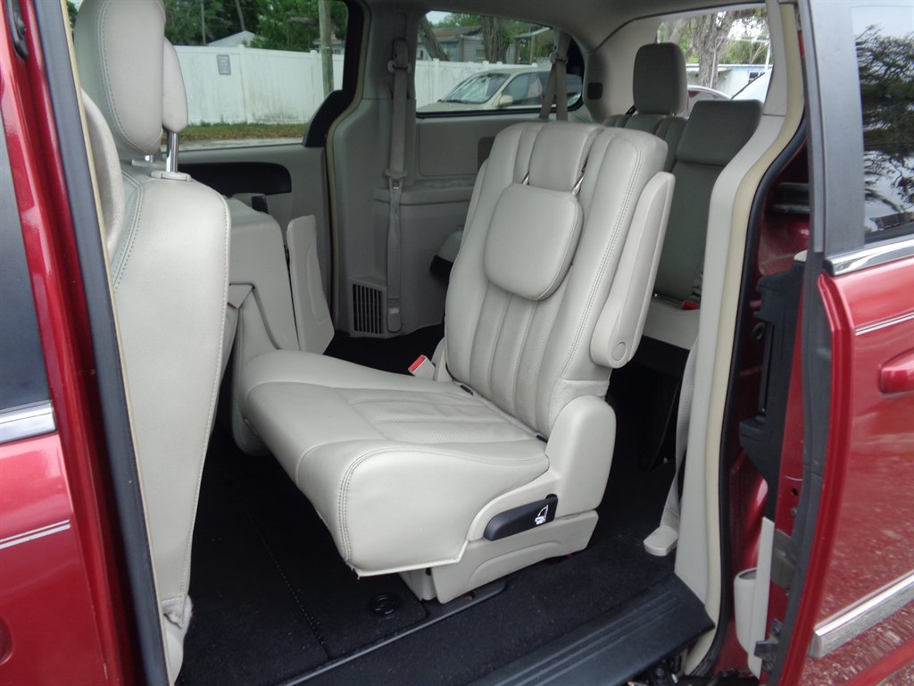 2012 Chrysler Town & Country Touring photo