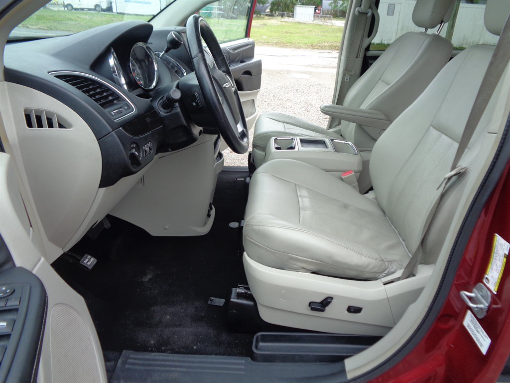 2012 Chrysler Town & Country Touring photo