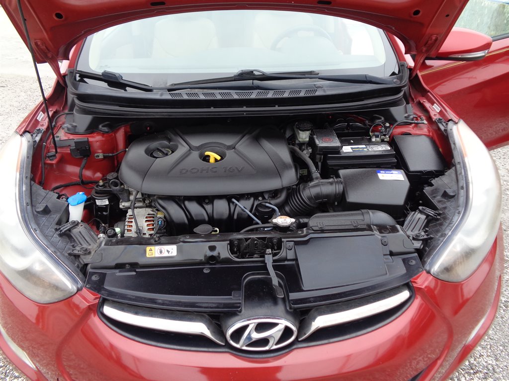 2012 Hyundai Elantra GLS photo