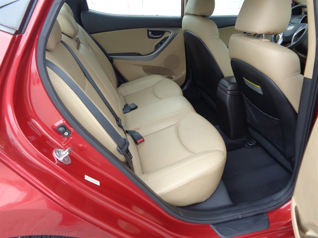2012 Hyundai Elantra GLS photo