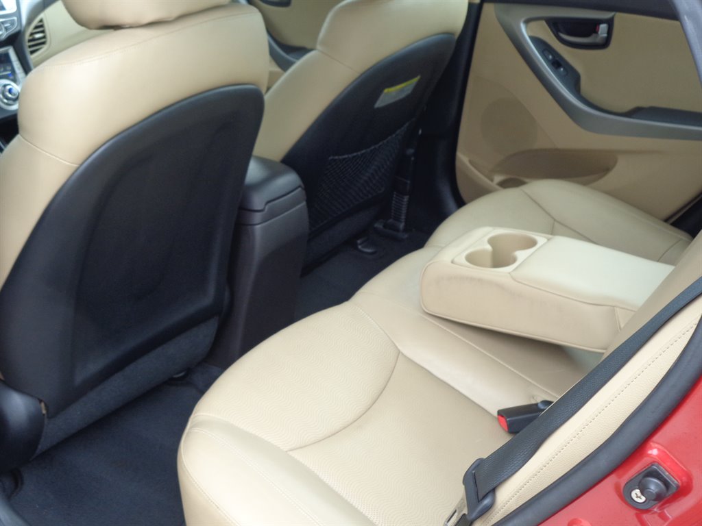 2012 Hyundai Elantra GLS photo