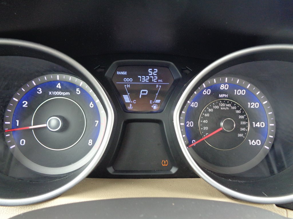 2012 Hyundai Elantra GLS photo