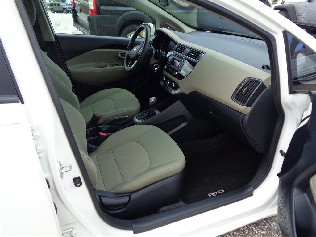 2016 Kia Rio - $7,870
