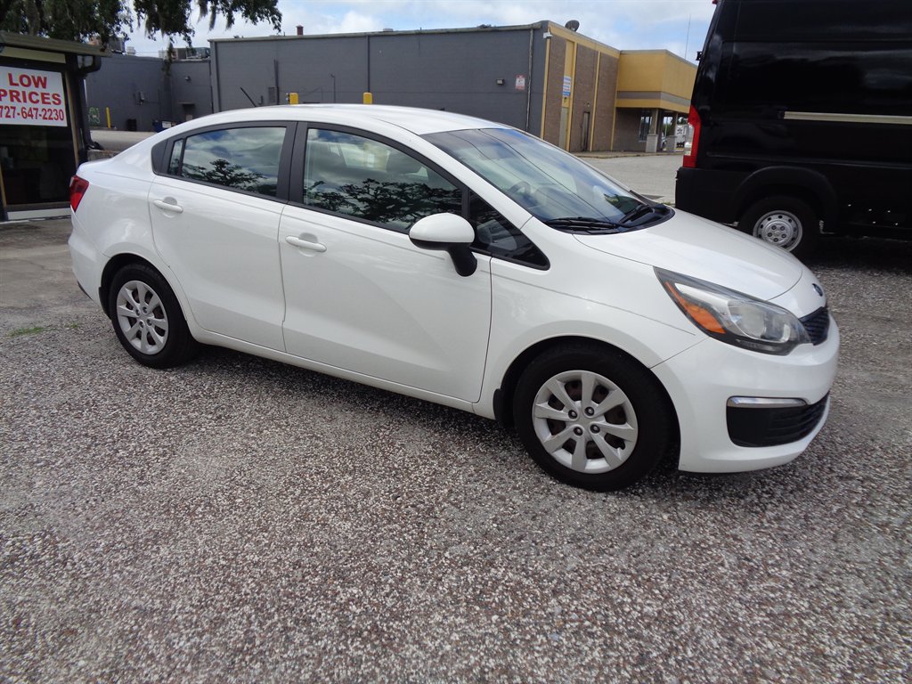 2016 Kia Rio - $7,870