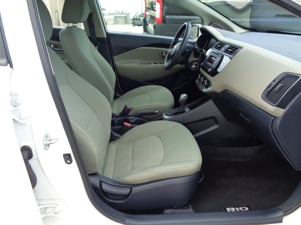 2016 Kia Rio - $7,870