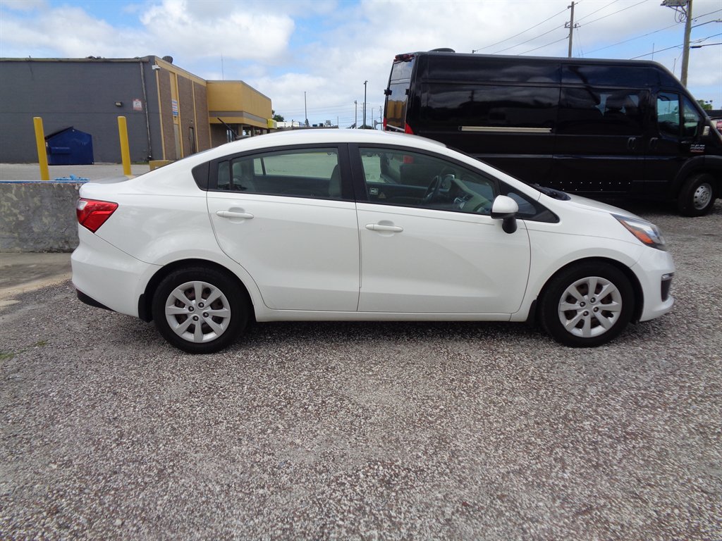 2016 Kia Rio - $7,870