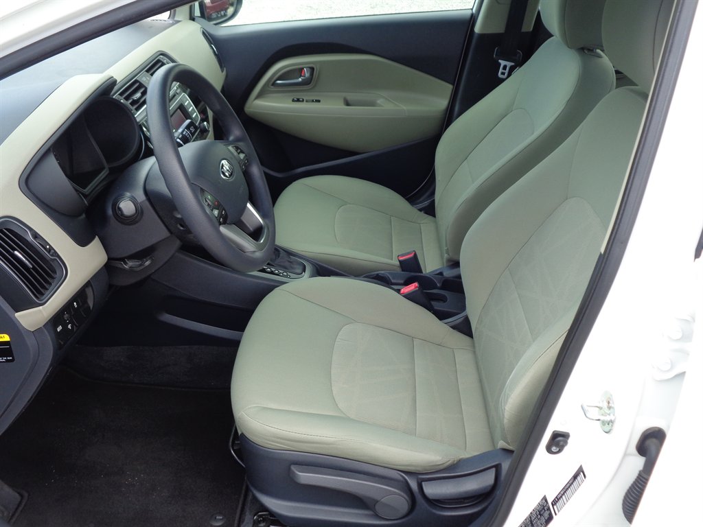 2016 Kia Rio - $7,870