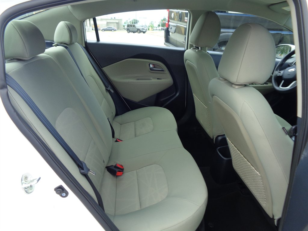 2016 Kia Rio - $7,870