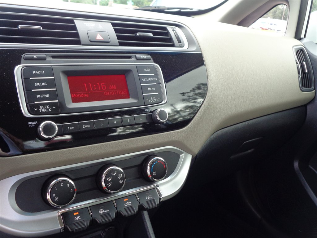 2016 Kia Rio - $7,870