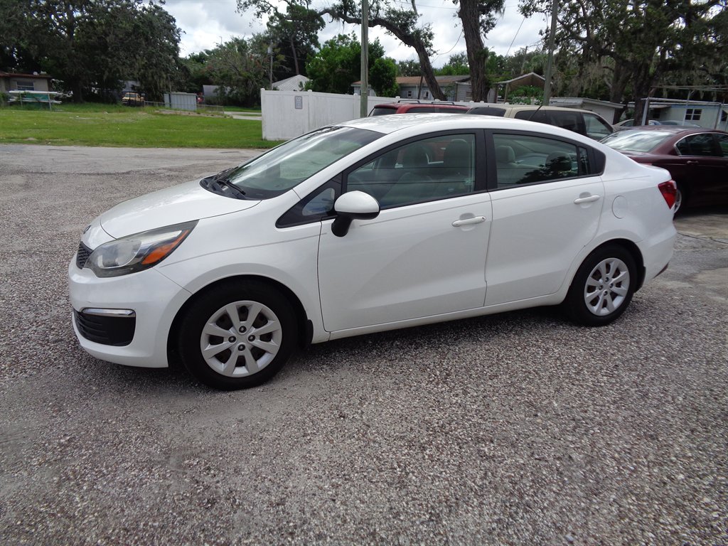 2016 Kia Rio - $7,870