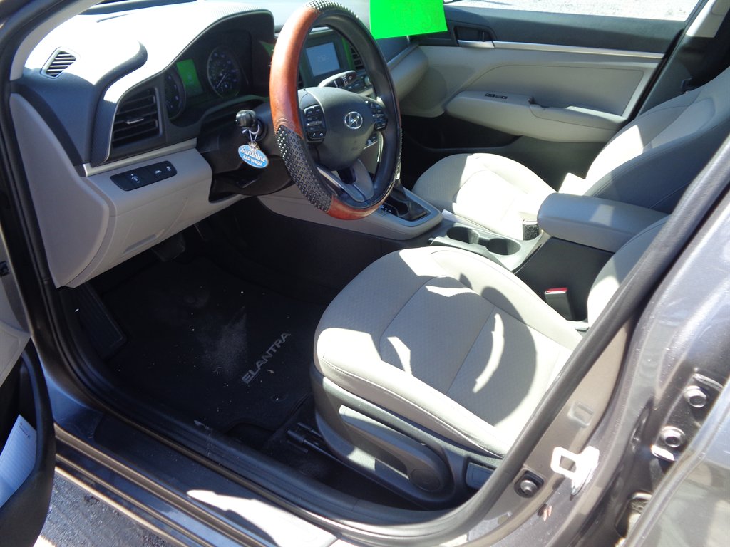 2020 Hyundai Elantra - $6,999