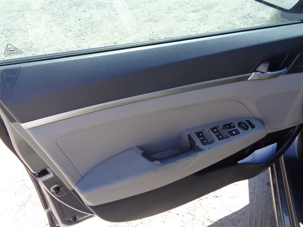 2020 Hyundai Elantra - $6,999
