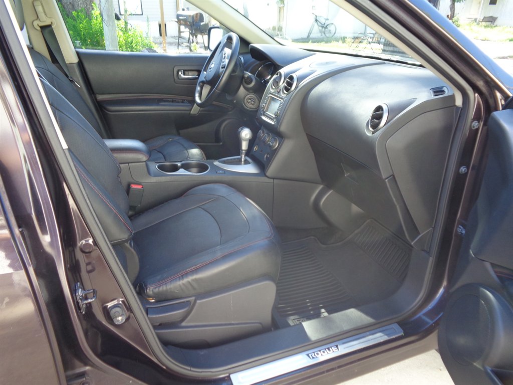 2012 Nissan Rogue - $3,900