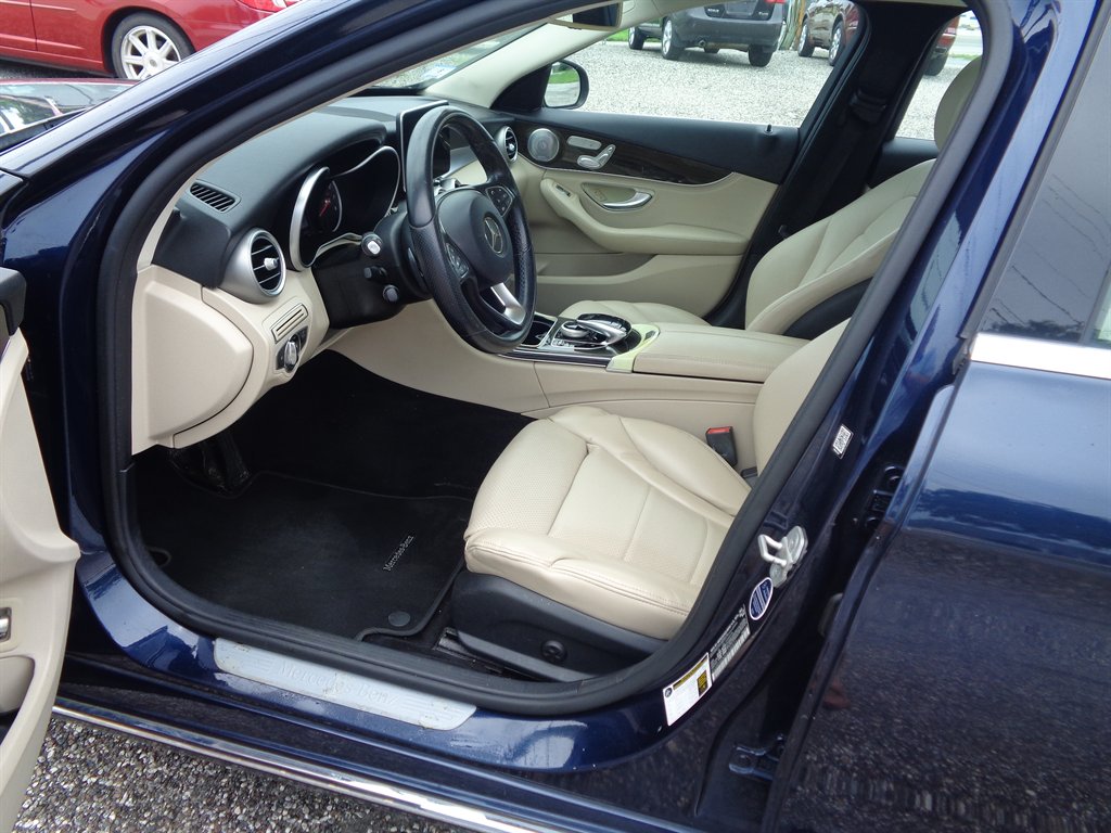 2016 Mercedes-Benz C-Class - $16,075