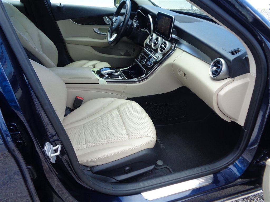 2016 Mercedes-Benz C-Class - $16,075