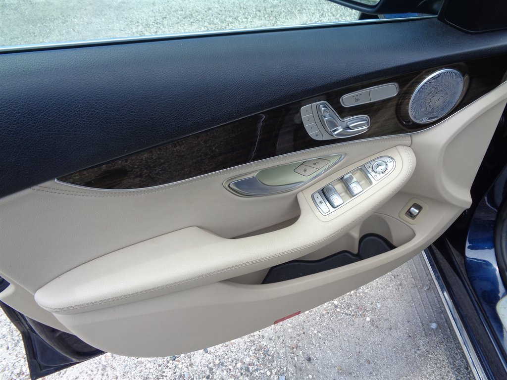 2016 Mercedes-Benz C-Class - $16,075