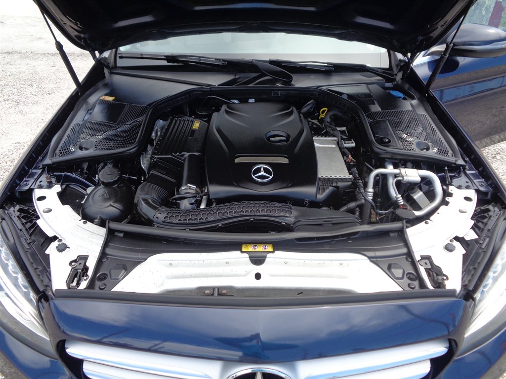 2016 Mercedes-Benz C-Class - $16,075