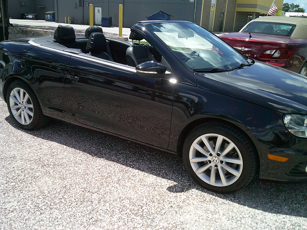2014 Volkswagen Eos - $8,800