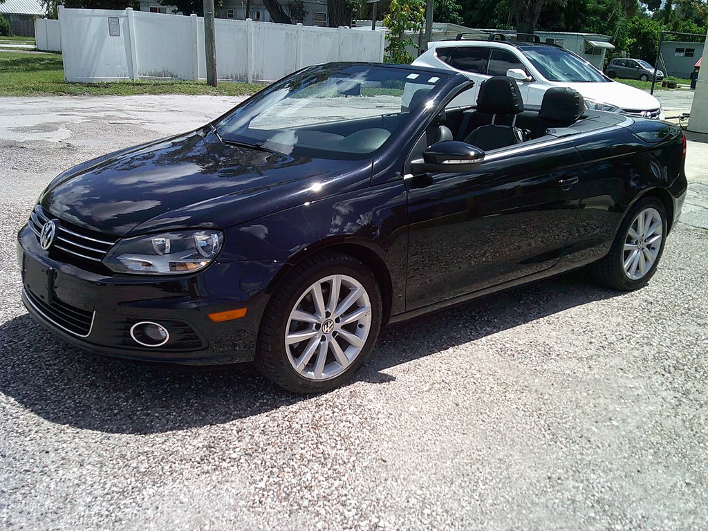 2014 Volkswagen Eos - $8,800
