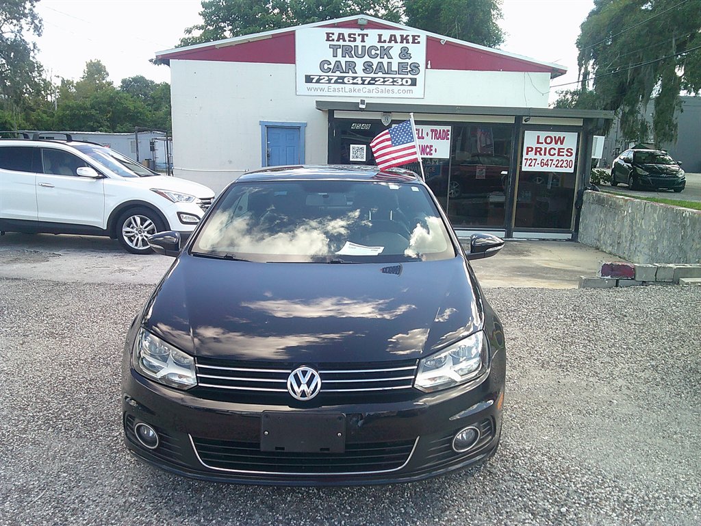 2014 Volkswagen Eos - $8,800