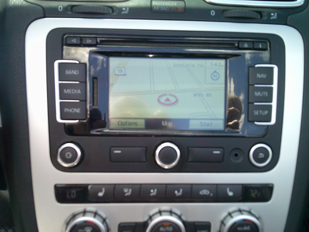 2014 Volkswagen Eos - $8,800