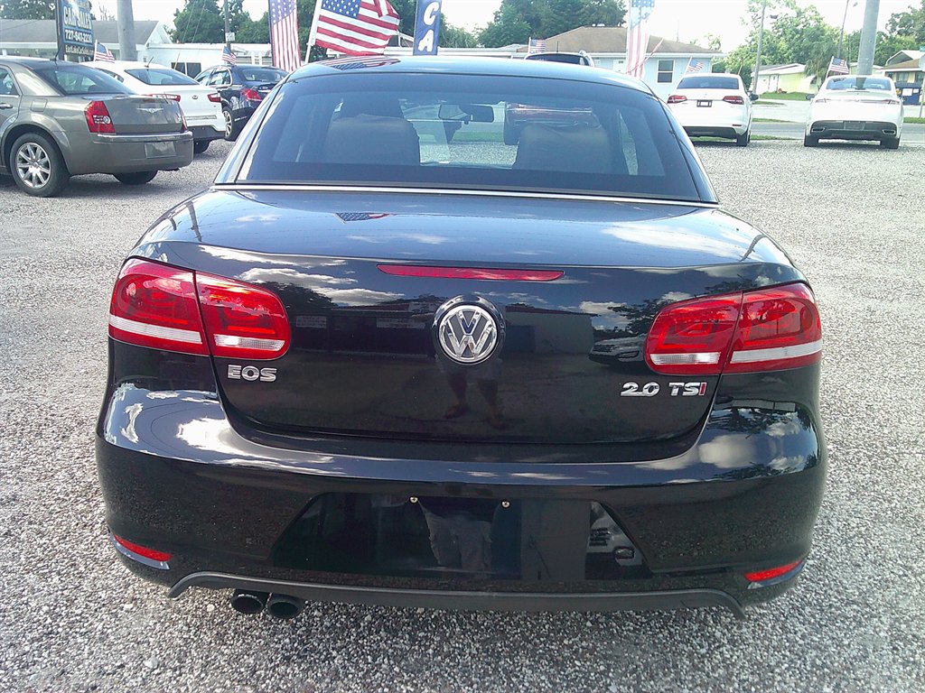 2014 Volkswagen Eos - $8,800