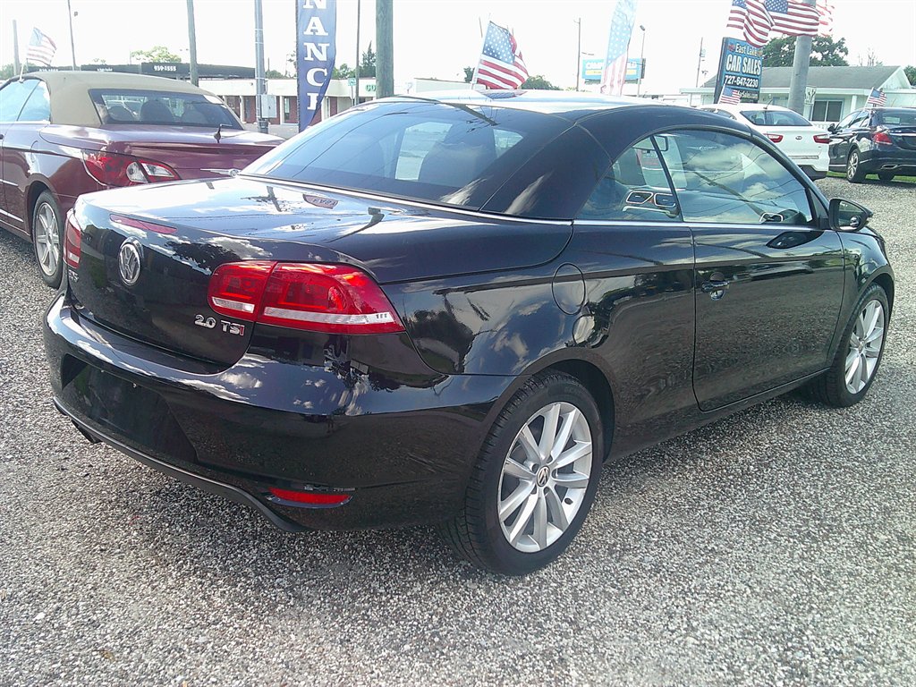2014 Volkswagen Eos - $8,800