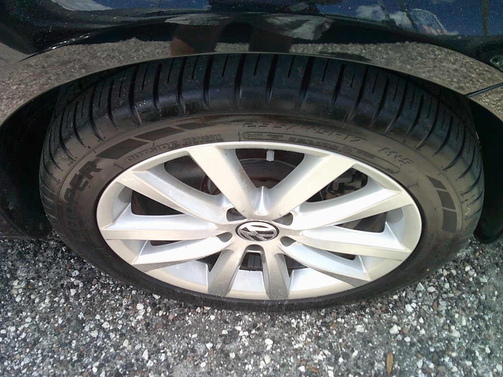 2014 Volkswagen Eos - $8,800