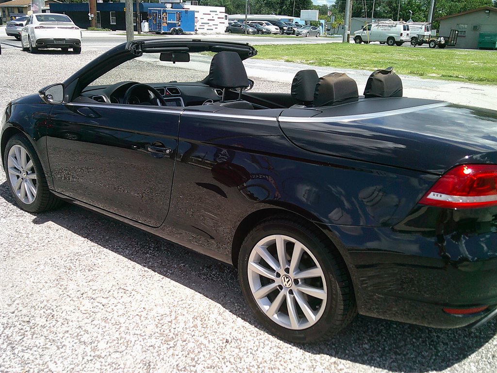 2014 Volkswagen Eos - $8,800