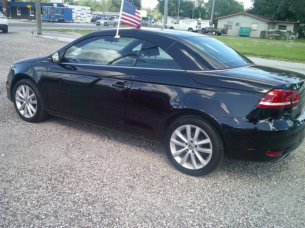 2014 Volkswagen Eos - $8,800