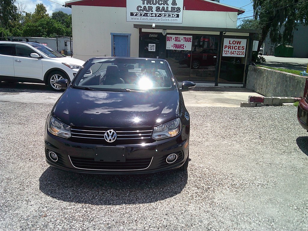 2014 Volkswagen Eos - $8,800