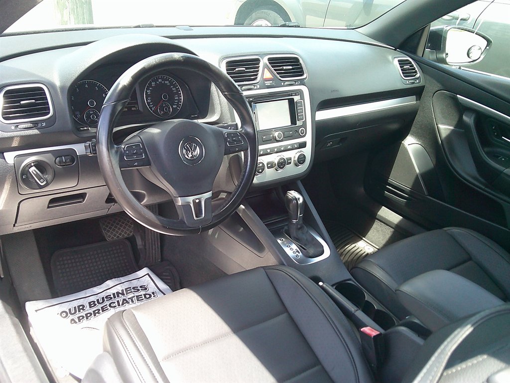 2014 Volkswagen Eos - $8,800