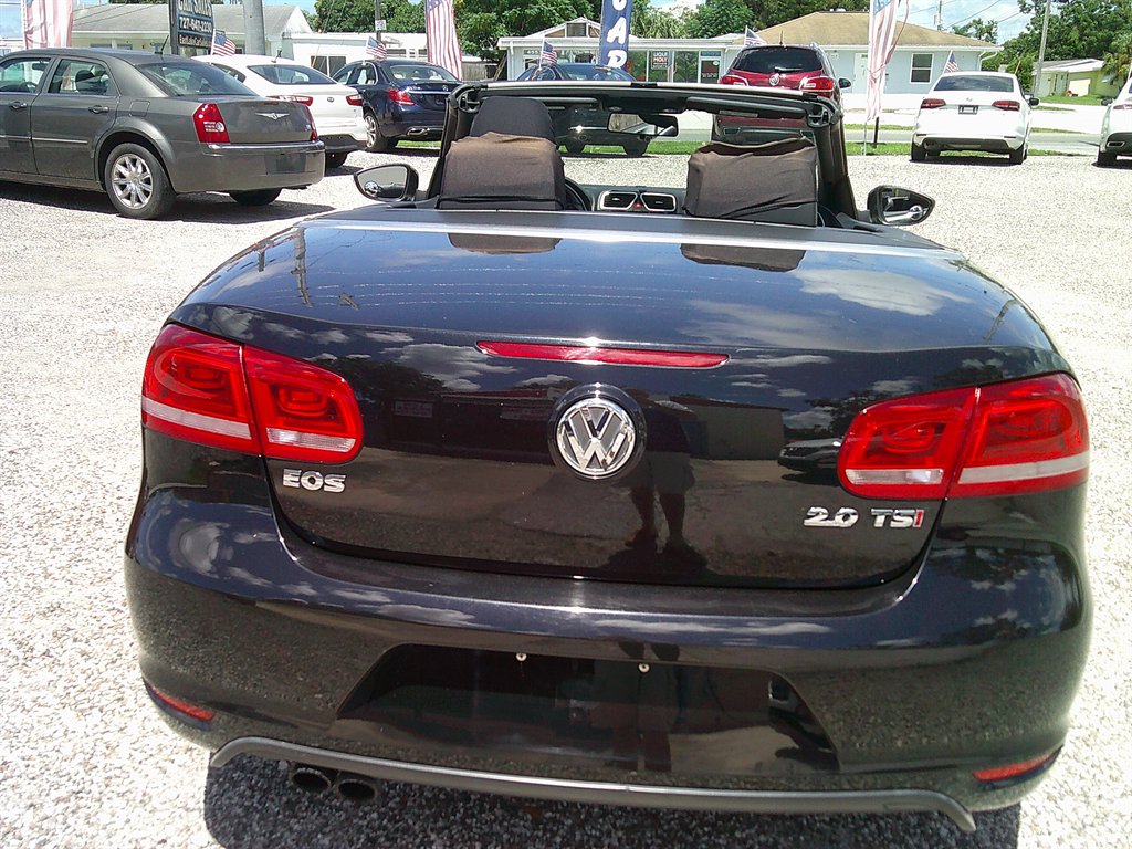 2014 Volkswagen Eos - $8,800