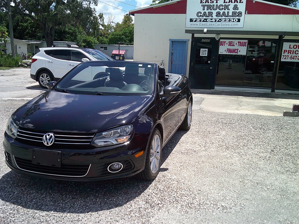 2014 Volkswagen Eos - $8,800