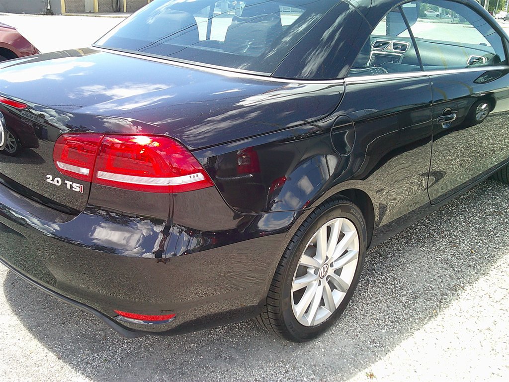 2014 Volkswagen Eos - $8,800