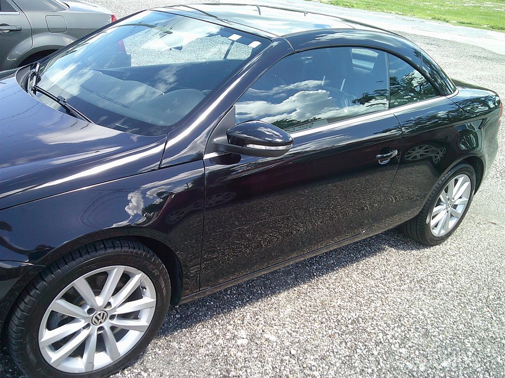 2014 Volkswagen Eos - $8,800