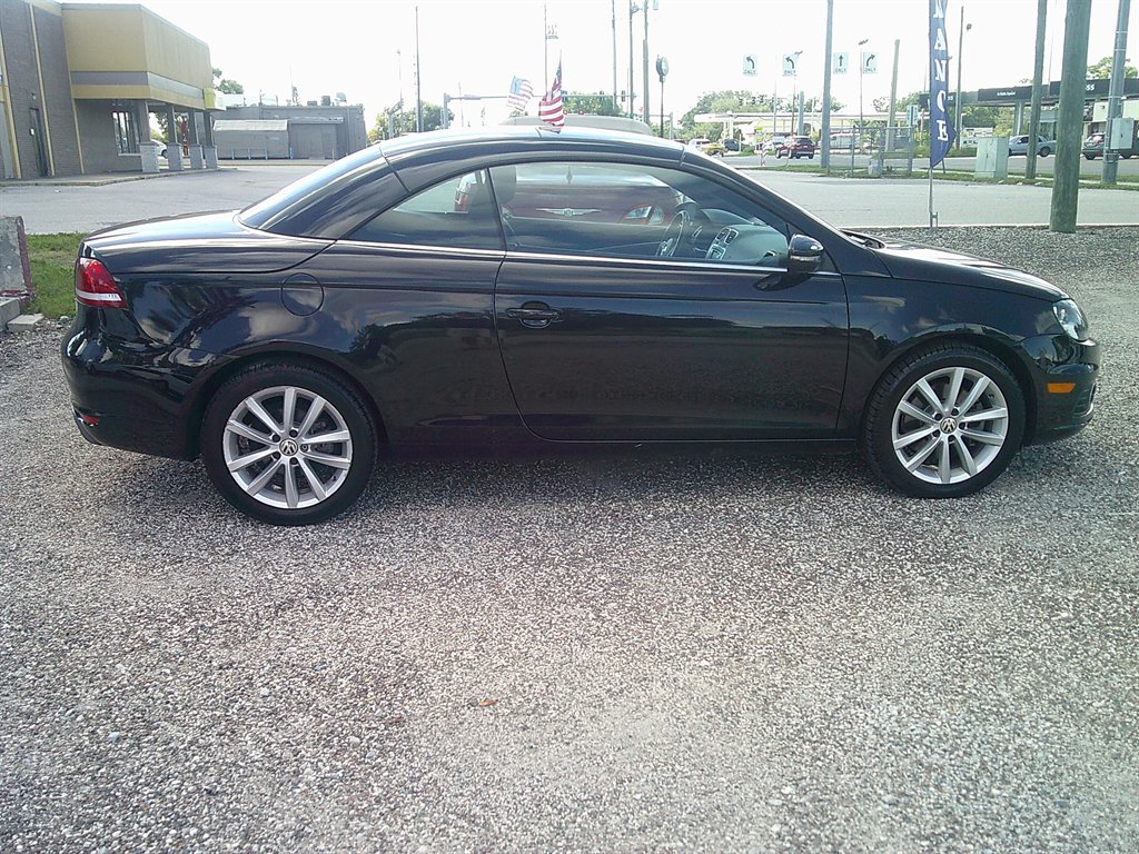 2014 Volkswagen Eos - $8,800