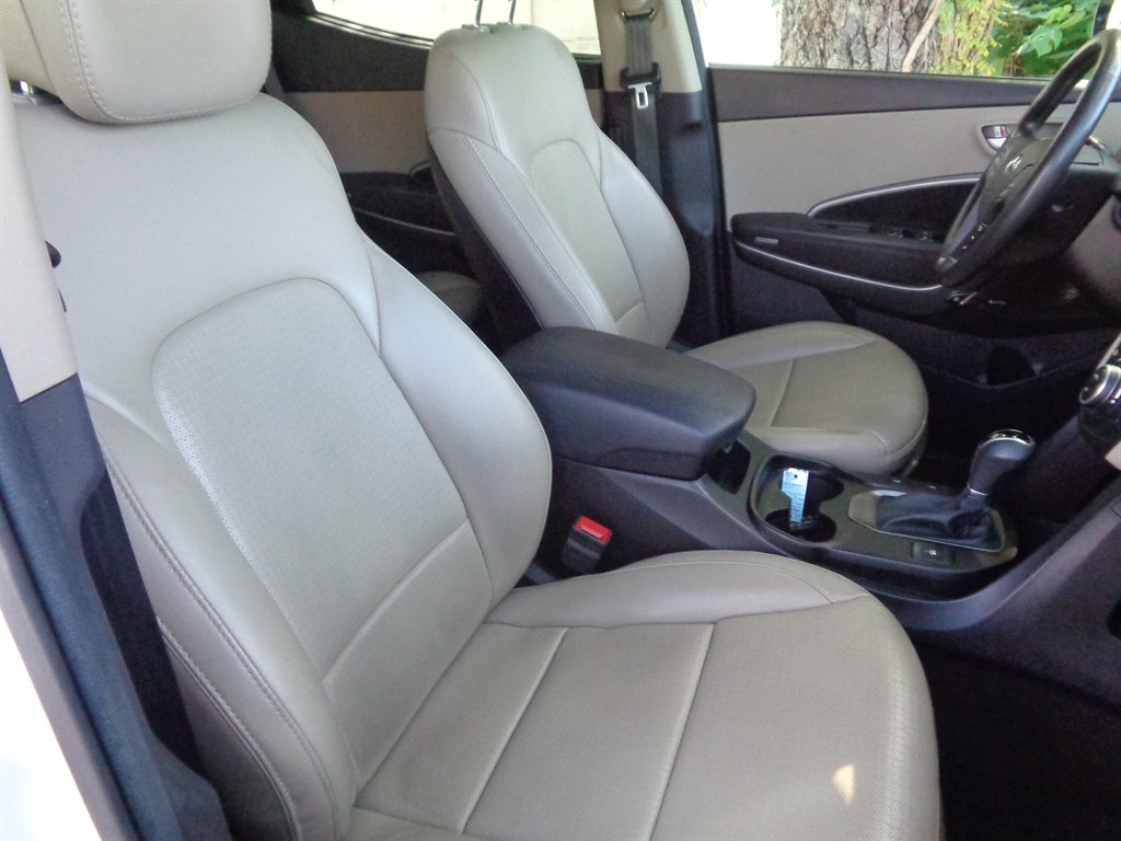 2016 Hyundai Santa Fe Sport - $10,950