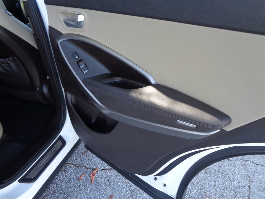 2016 Hyundai Santa Fe Sport - $10,950