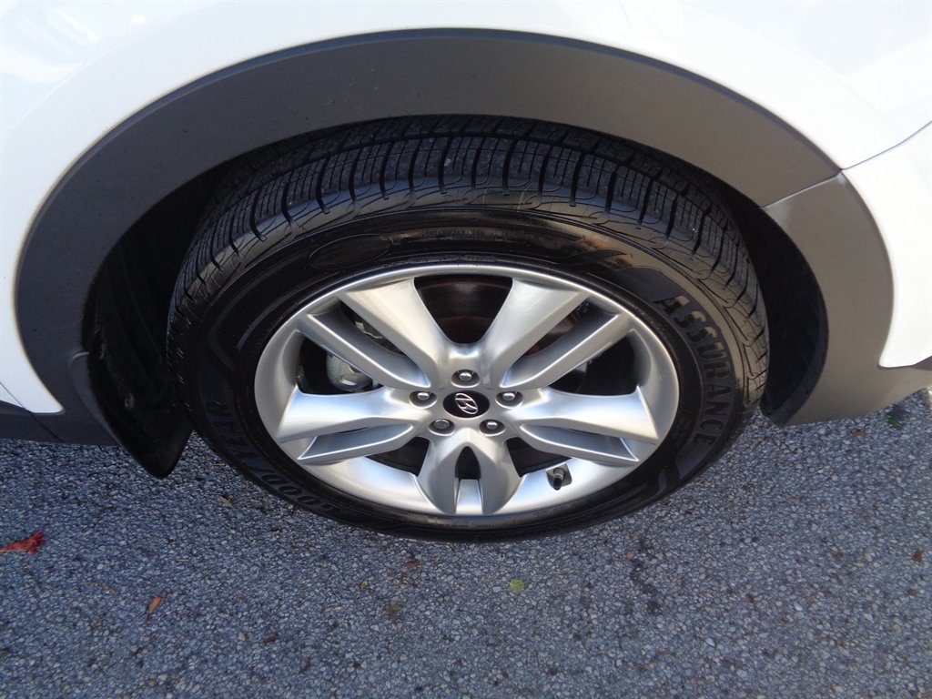 2016 Hyundai Santa Fe Sport - $10,950