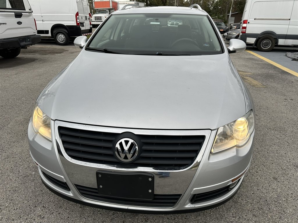 2010 Volkswagen Passat Komfort PZEV photo