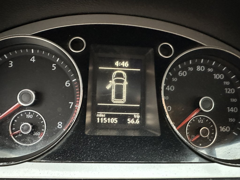 2010 Volkswagen Passat Komfort PZEV photo