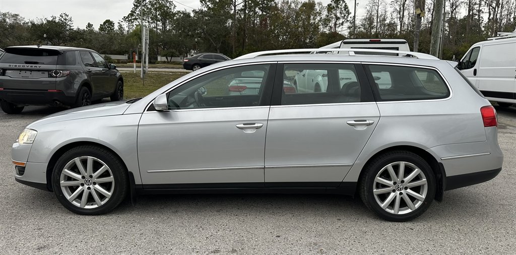 2010 Volkswagen Passat Komfort PZEV photo