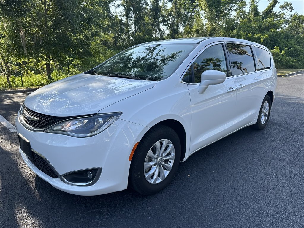 2020 Chrysler Pacifica Touring