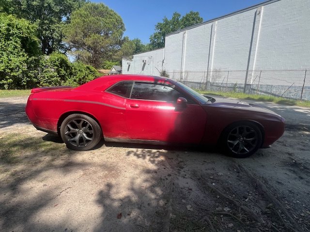2015 Dodge Challenger SXT photo