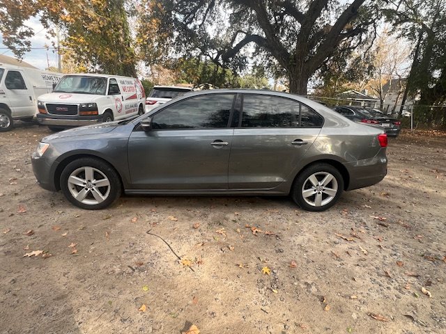 2012 Volkswagen Jetta - $4,995